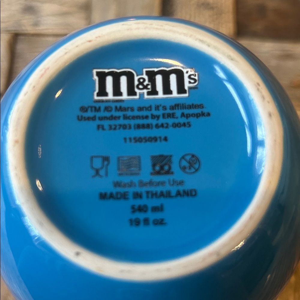 M&M Blue Ceramic Mug Barrel Shape 19 oz - Picture 6 of 6